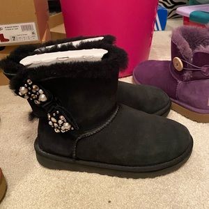 UGG EXCLUSIVE Black Bailey Bow Boots